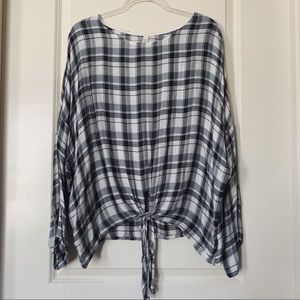 B&W Plaid Flowy Top